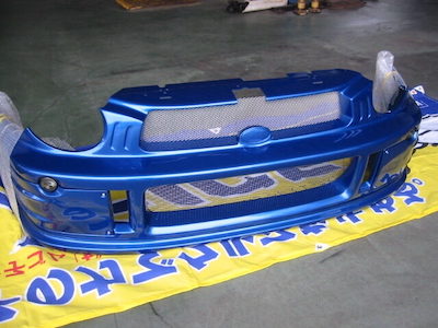 L'aunSport 02 type Front bumper with grill integrated side panel (made of FRP) + painted for GD round eyes